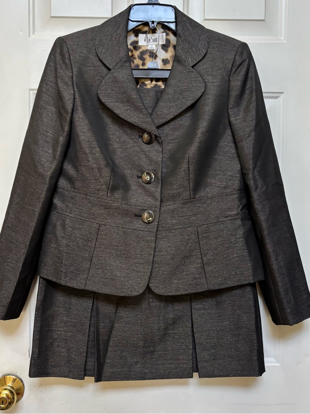 Le Suit Women's Charcoal Gray Two-Piece Skirt Suit